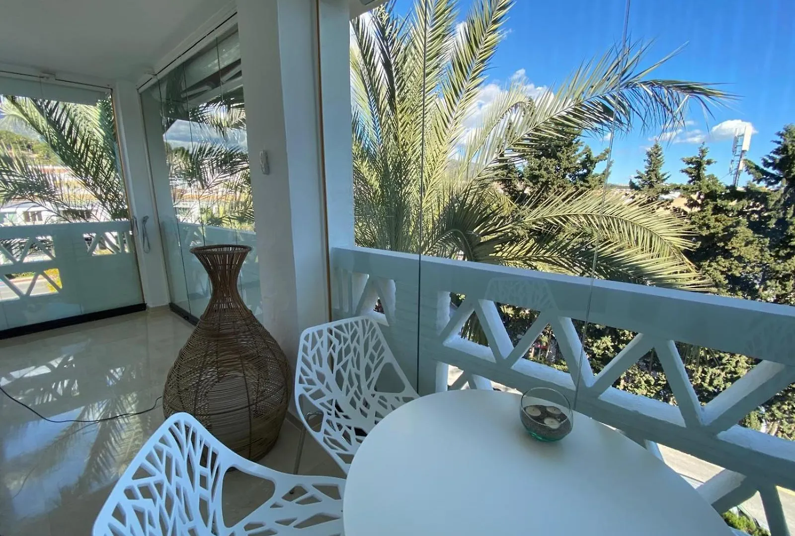 Las Canas Beach Apartment Beachside Marbella