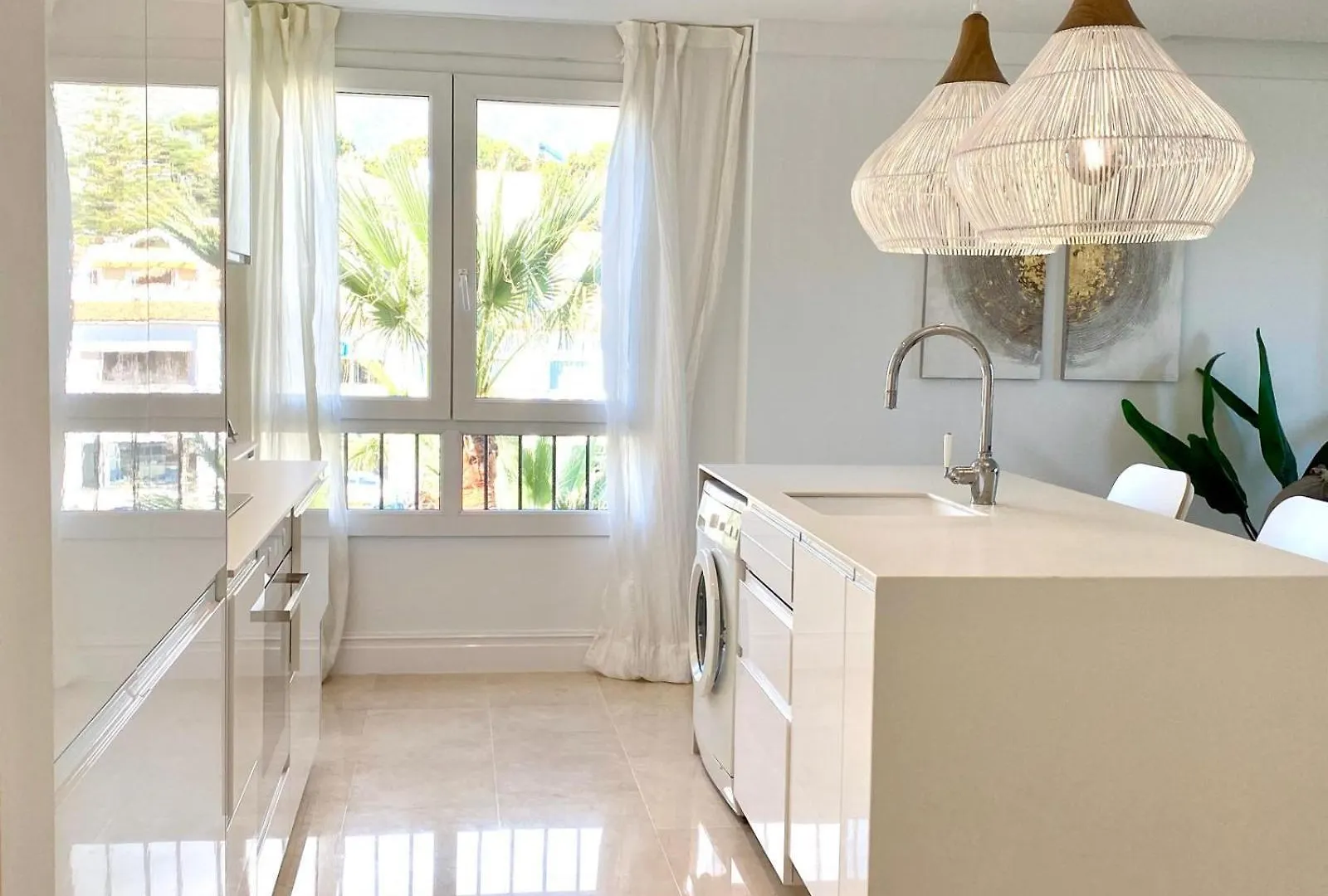 Las Canas Beach Apartment Beachside Marbella